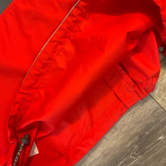 Salomon Red Windbreaker with Gray Details. Size XL - Picture 6 of 7